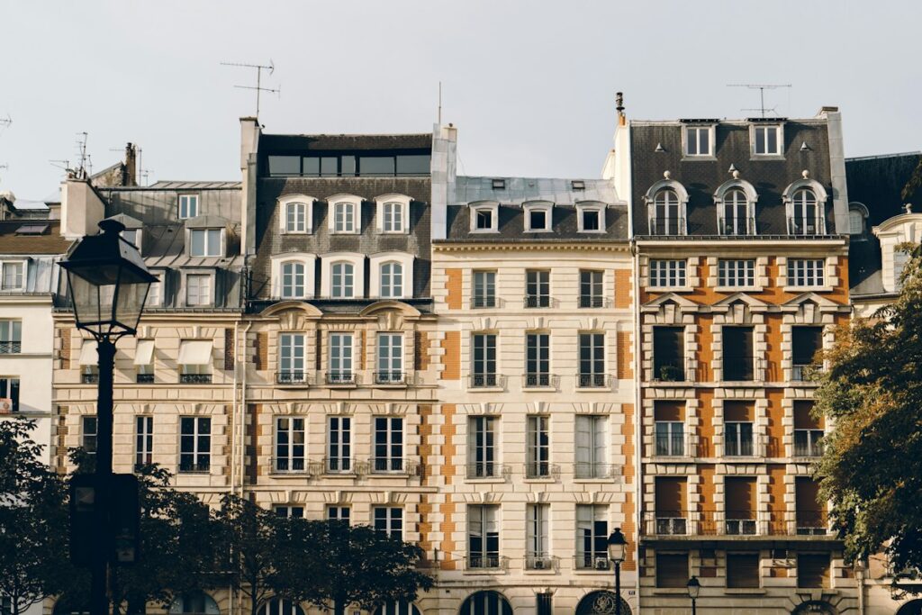 Façades d’immeubles parisiens